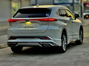 Toyota Harrier 2.5 Hybrid 4WD 2021 White