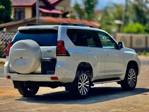 Toyota Land Cruiser Prado 2023 White