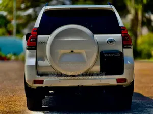 Toyota Land Cruiser Prado 2023 White