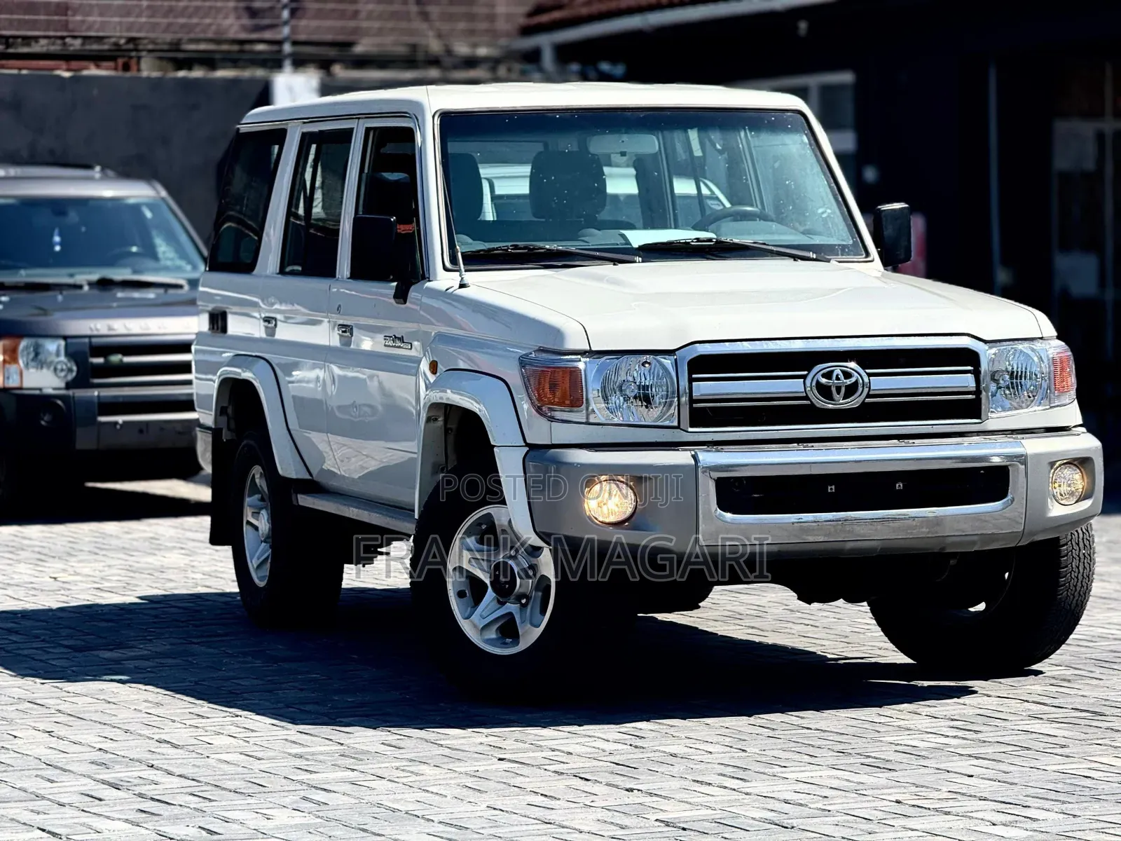Toyota Land Cruiser 2011 White