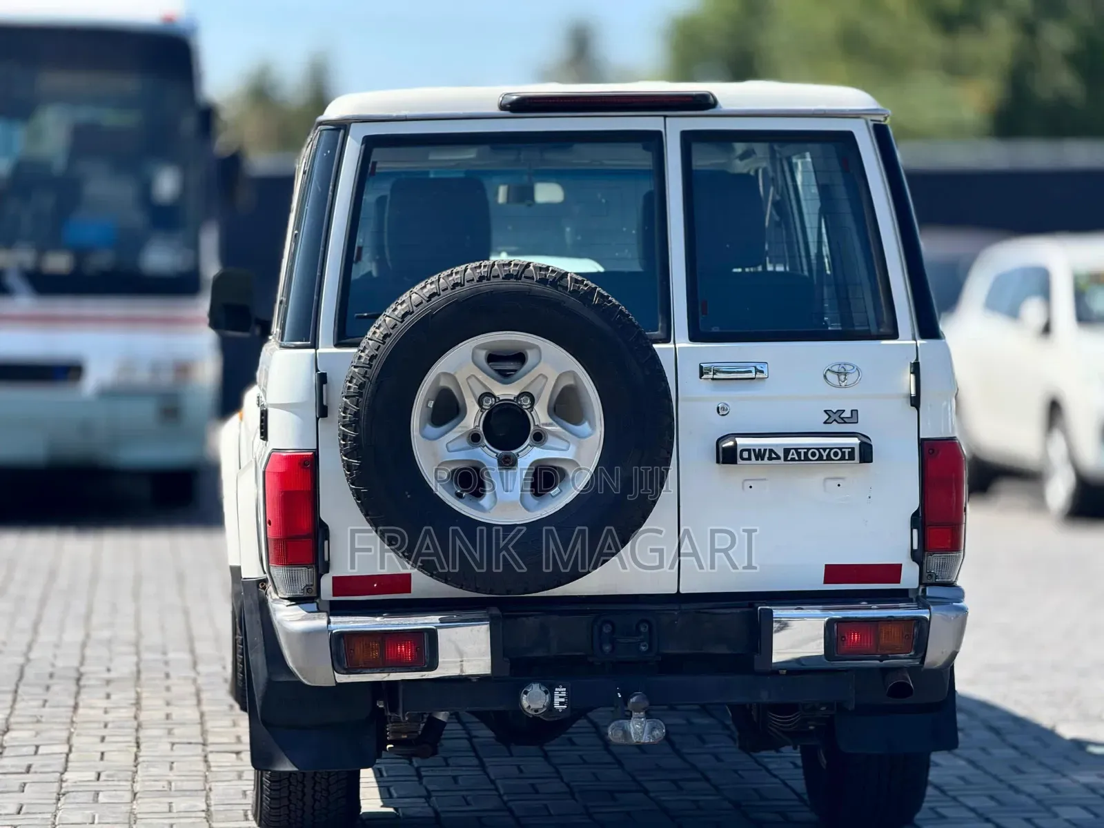 Toyota Land Cruiser 2011 White