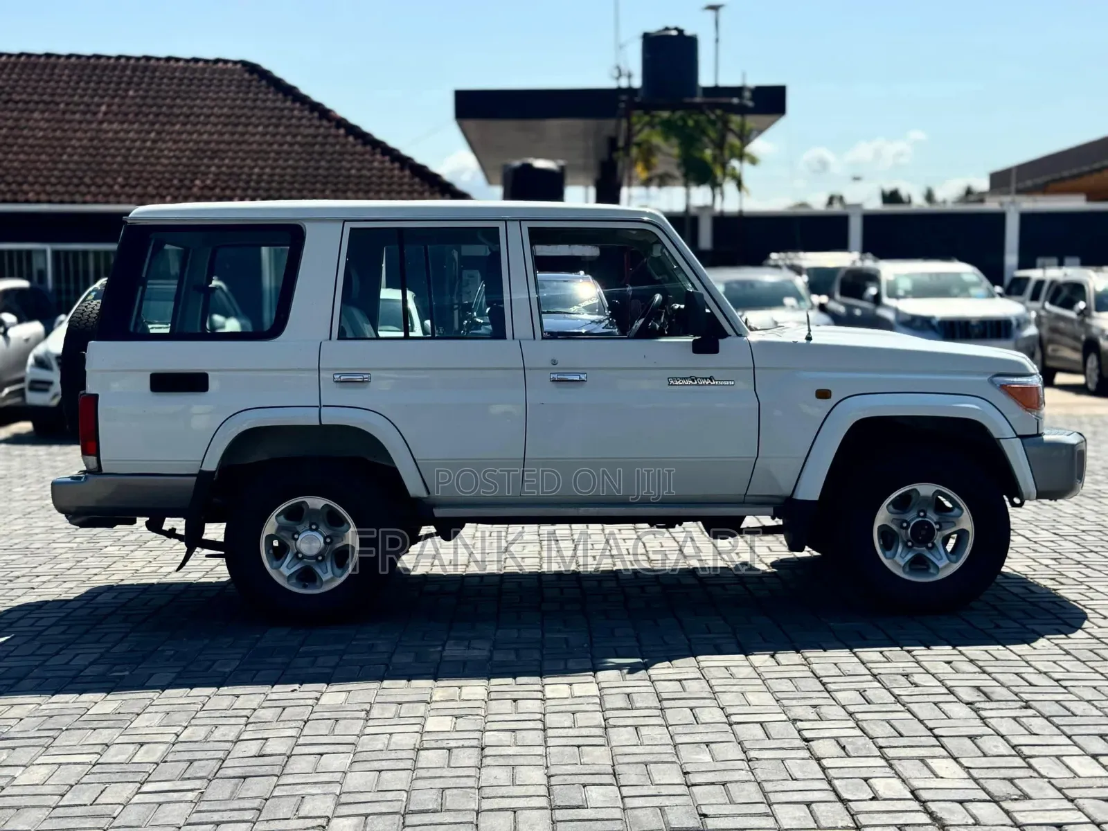 Toyota Land Cruiser 2011 White