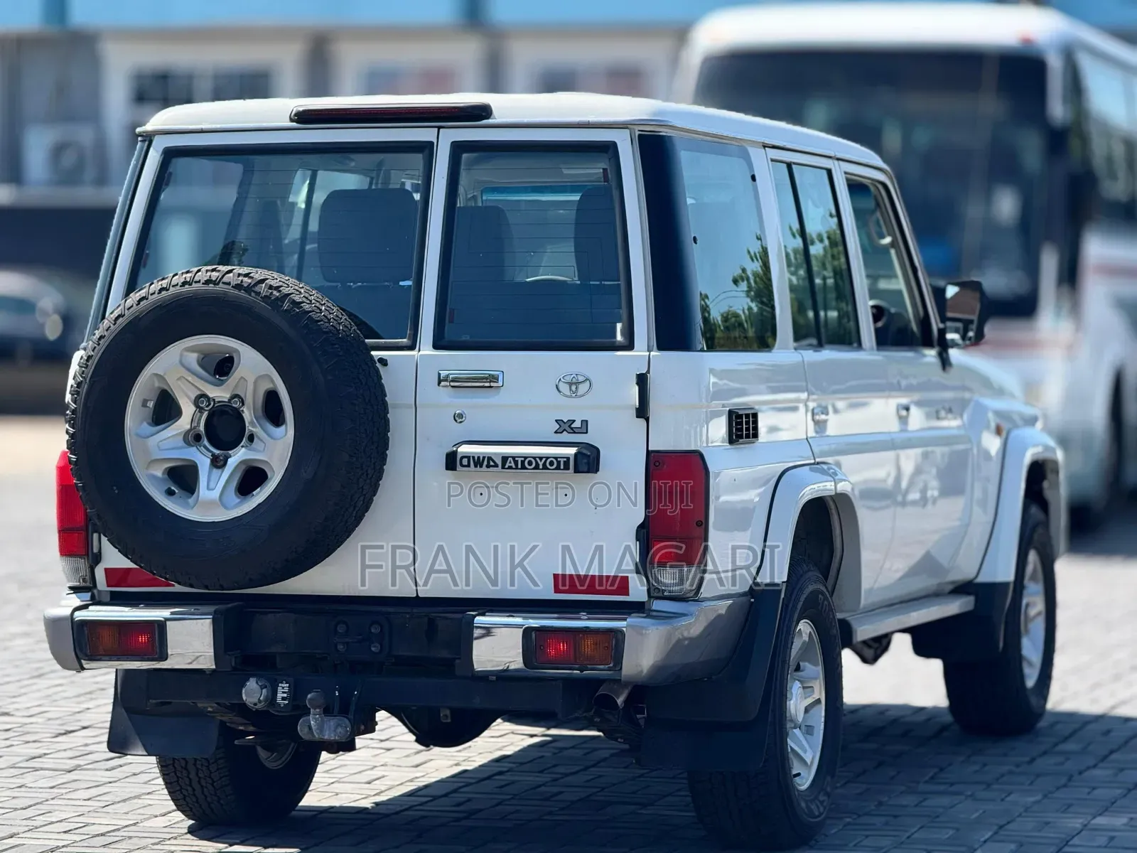 Toyota Land Cruiser 2011 White