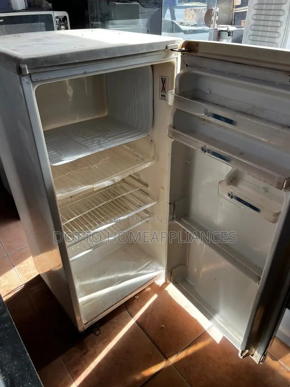 Fridge Mlango Mmoja Ni Kubwa Mno Na Bei Yake Ni Rahisi Sana