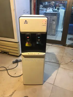 Water Dispenser Maji Moto Maji Kawaida Na Ina Friji Chini
