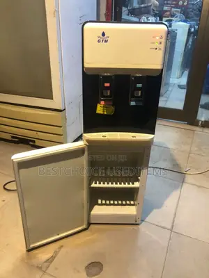 Water Dispenser Maji Moto Maji Kawaida Na Ina Friji Chini