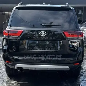 Toyota Land Cruiser 2023 Matt Black
