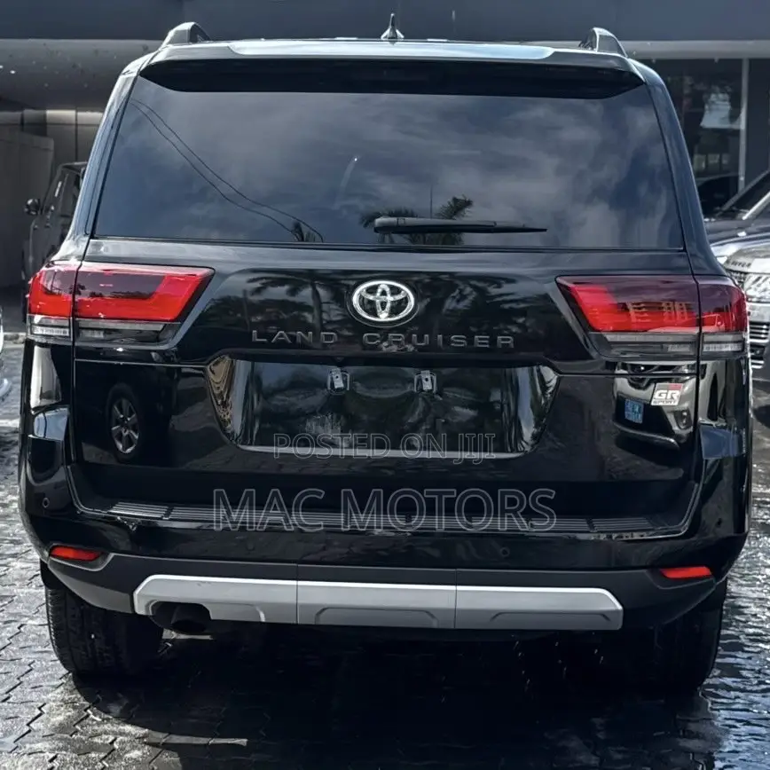Toyota Land Cruiser 2023 Matt Black