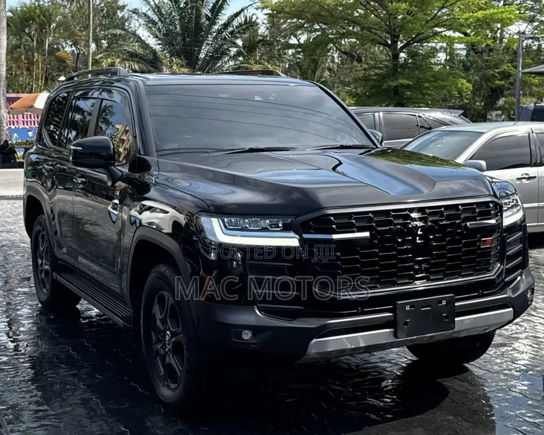 Toyota Land Cruiser 2023 Matt Black