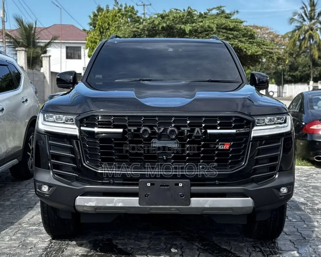 Toyota Land Cruiser 2023 Matt Black