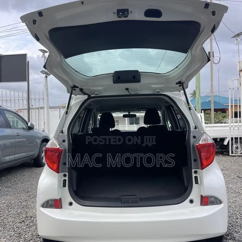 Toyota Ractis 1.5 FWD 2011 White