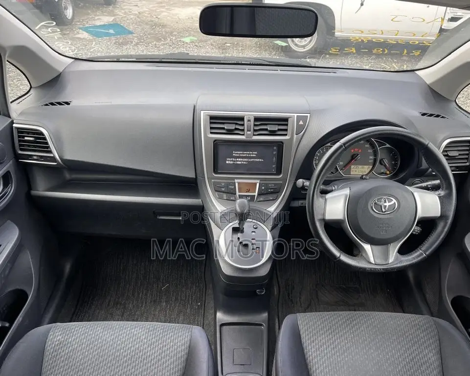 Toyota Ractis 1.5 FWD 2011 White