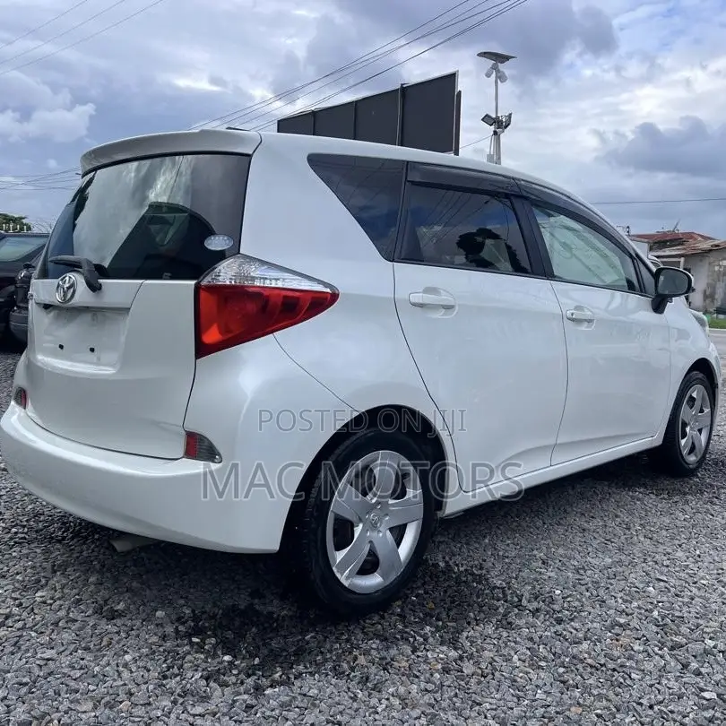 Toyota Ractis 1.5 FWD 2011 White