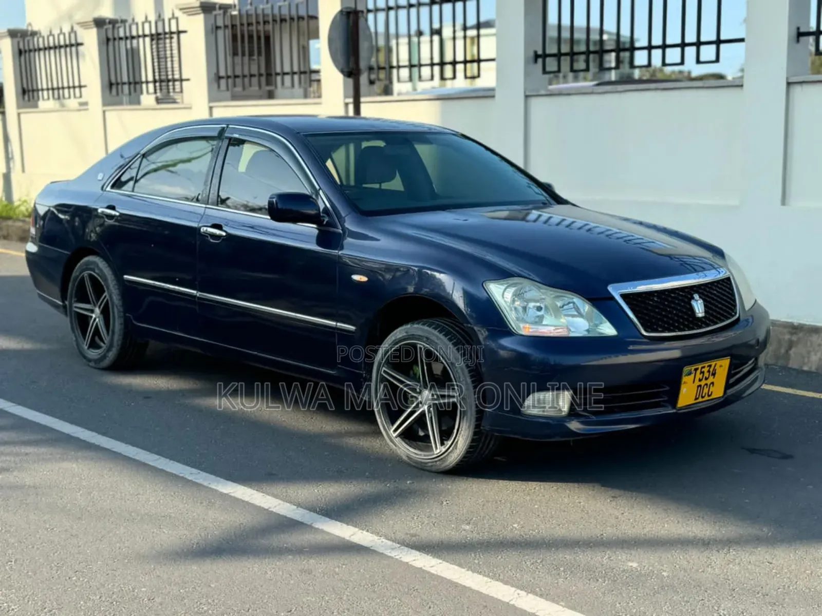 Toyota Crown 2004 Blue
