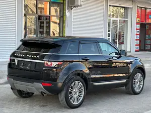 Land Rover Range Rover Evoque Pure AWD 5-Door 2013 Black