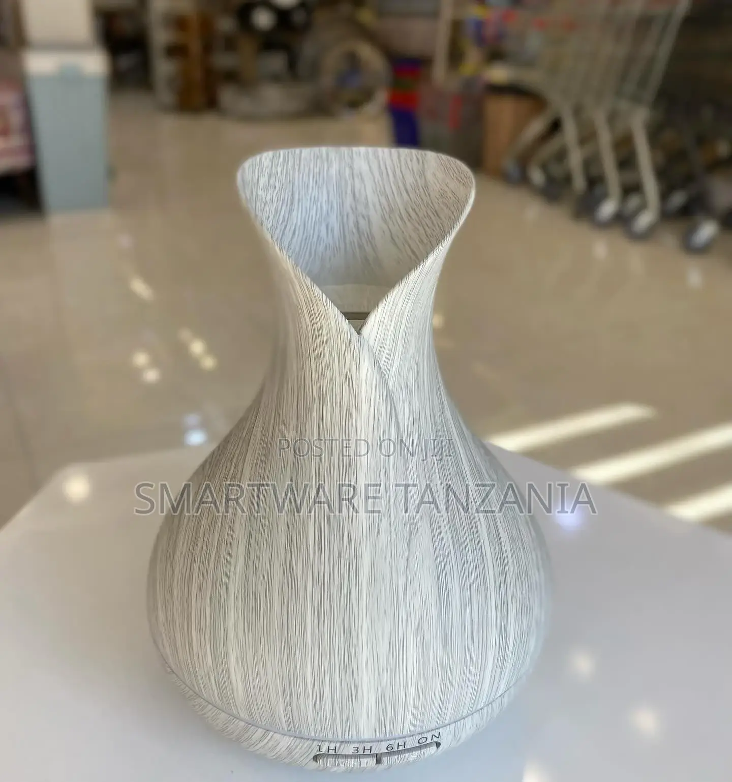 Ultrasonic Aroma Humidifier With Color-Changing LED Lights