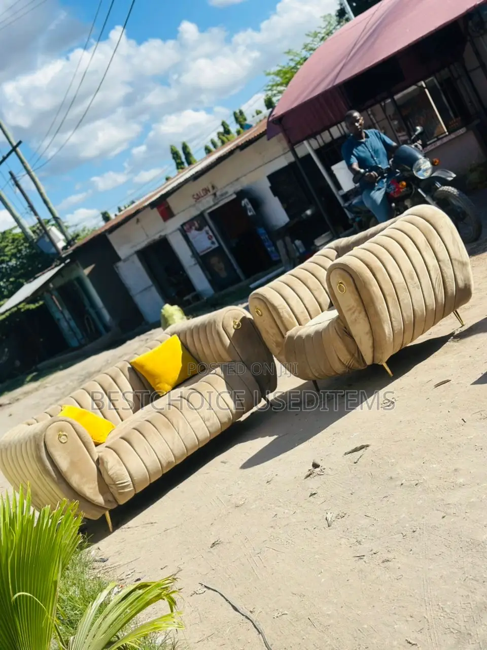Sofa Zenye Akili Timamu Spring Fibbers Used Clean