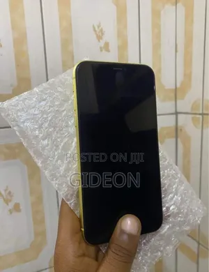 Apple iPhone 11 64 GB Yellow