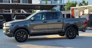 Toyota Hilux 2022 Gray