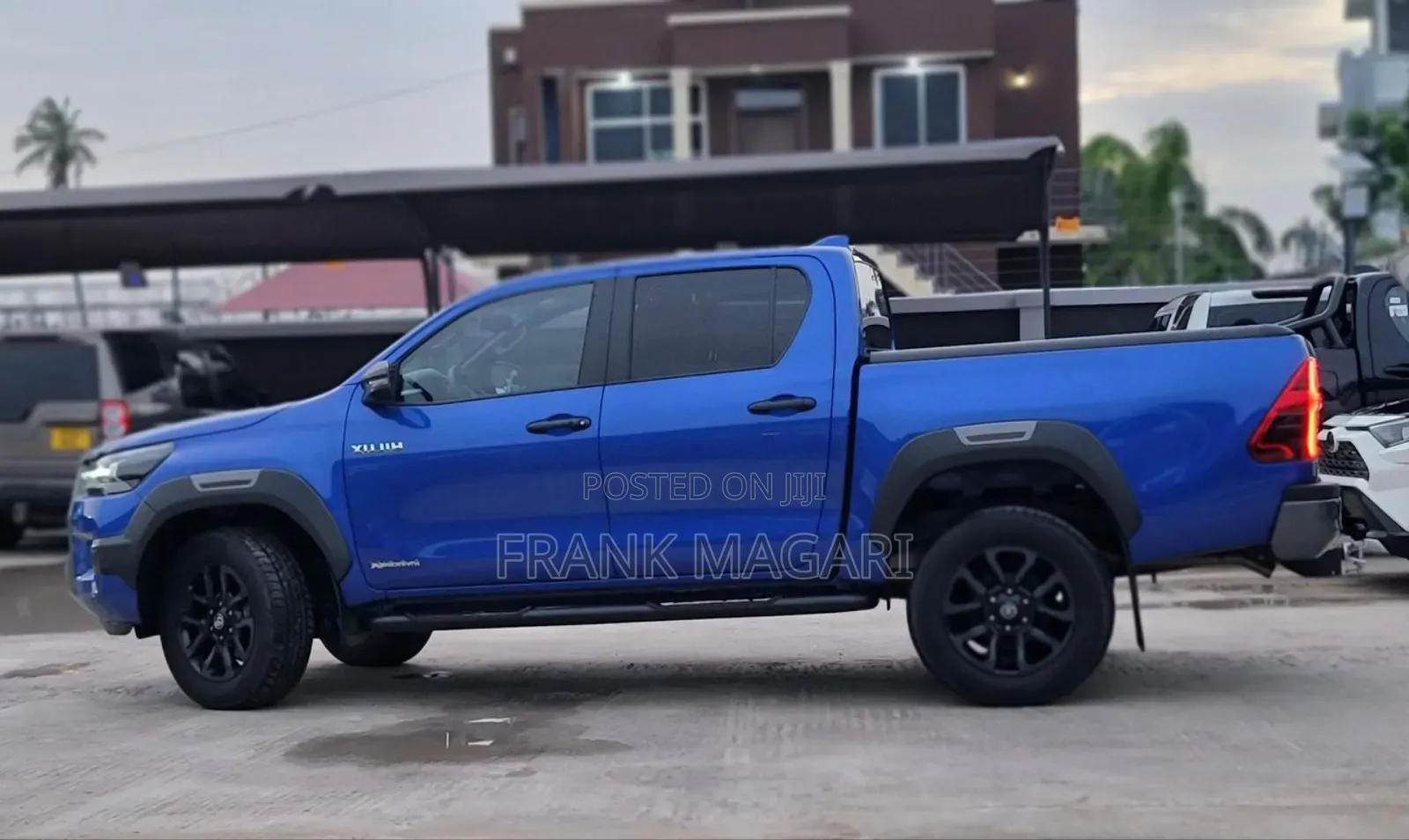 New Toyota Hilux 2023 Blue