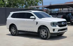 Ford Everest 2023 White