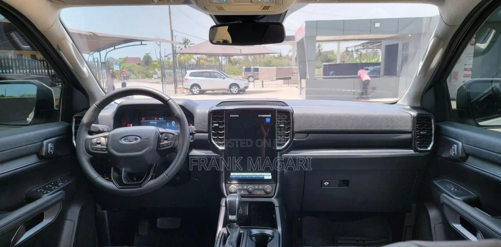 Ford Everest 2023 White