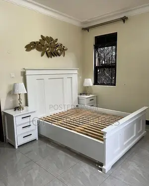 Bed (Two Bedsides)