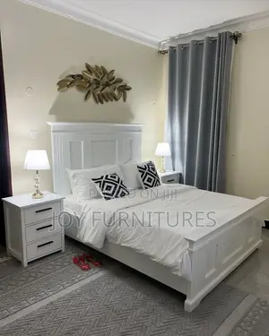 Bed (Two Bedsides)