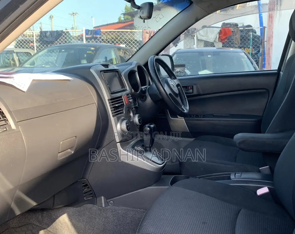 Toyota Rush 1.5 AWD 2007 Black