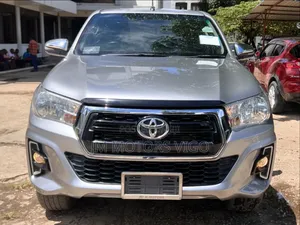 Toyota Hilux 2018 Silver