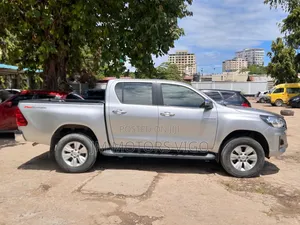 Toyota Hilux 2018 Silver