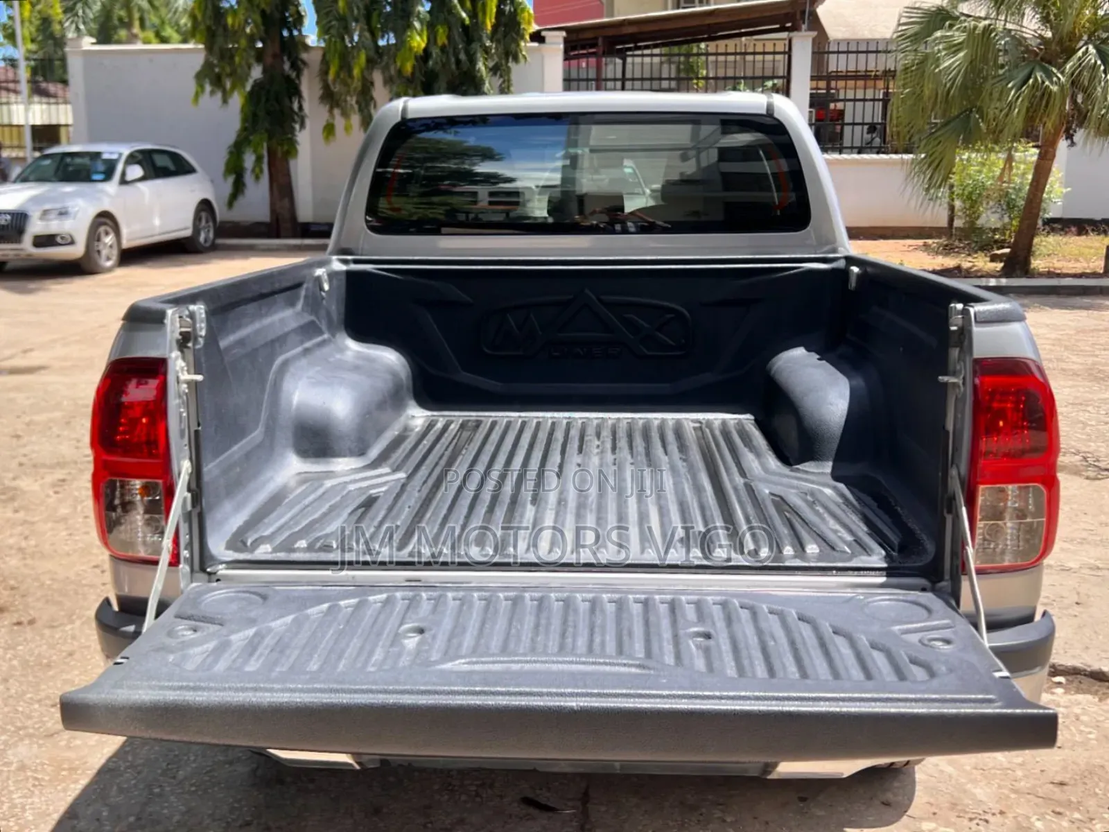 Toyota Hilux 2018 Silver