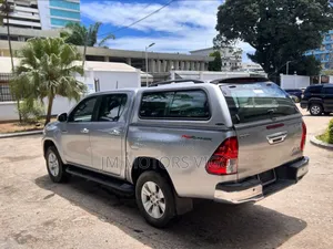 Toyota Hilux 2018 Gray