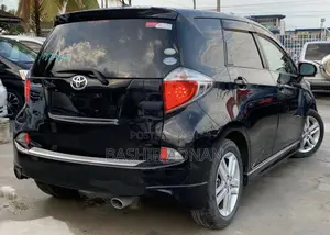 Toyota Ractis 1.5 FWD 2011 Black