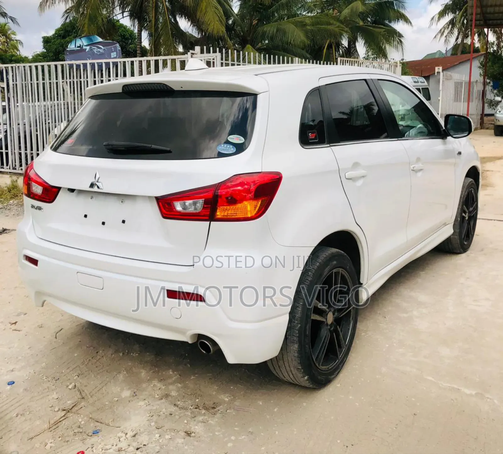 Mitsubishi RVR 2010 White
