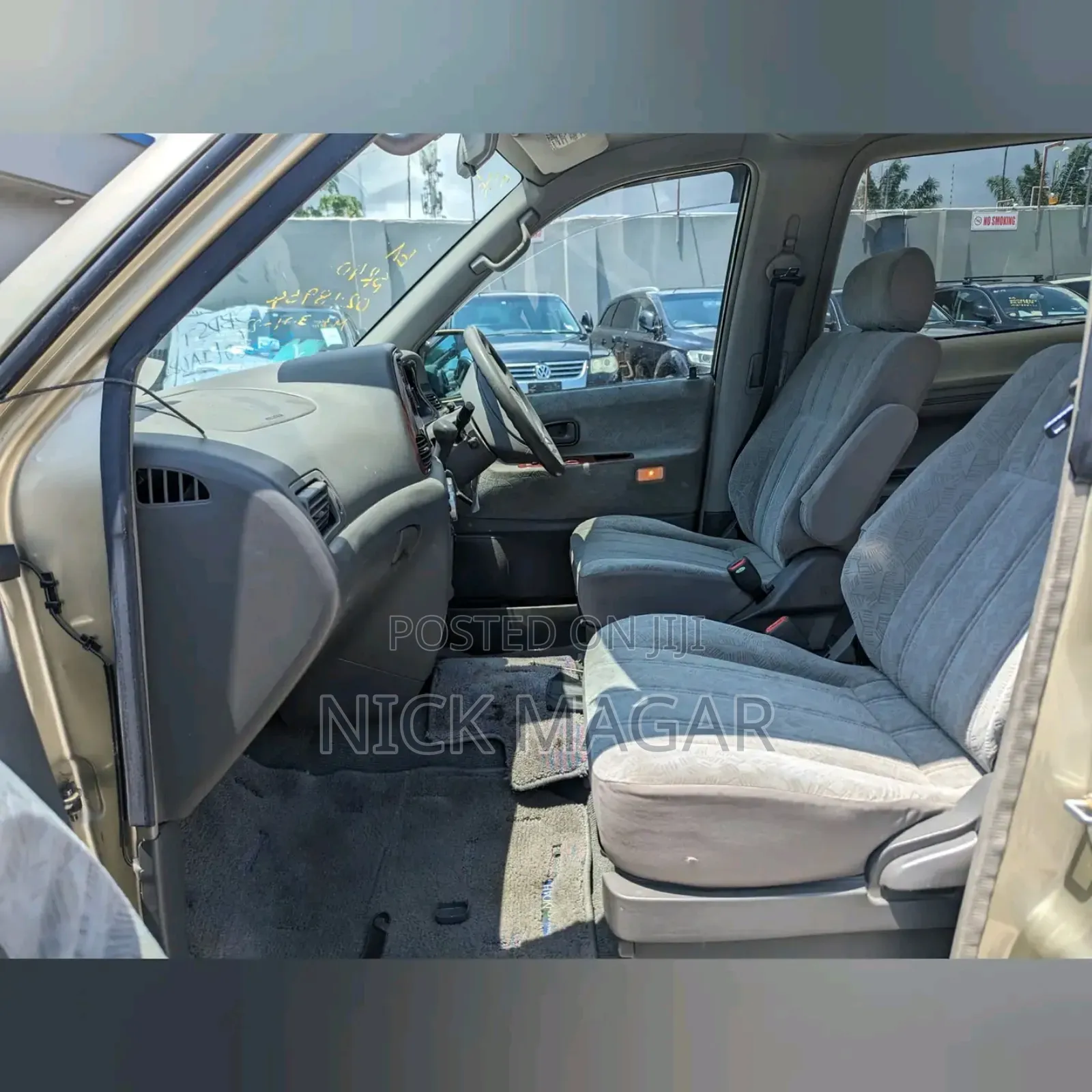 Toyota Noah 2001 Gold