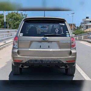 Subaru Forester 2010 Gold