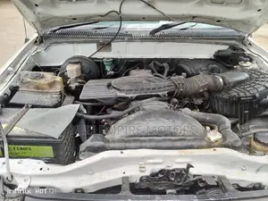 Toyota Hilux 1998 White