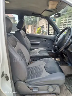 Toyota Hilux 1998 White