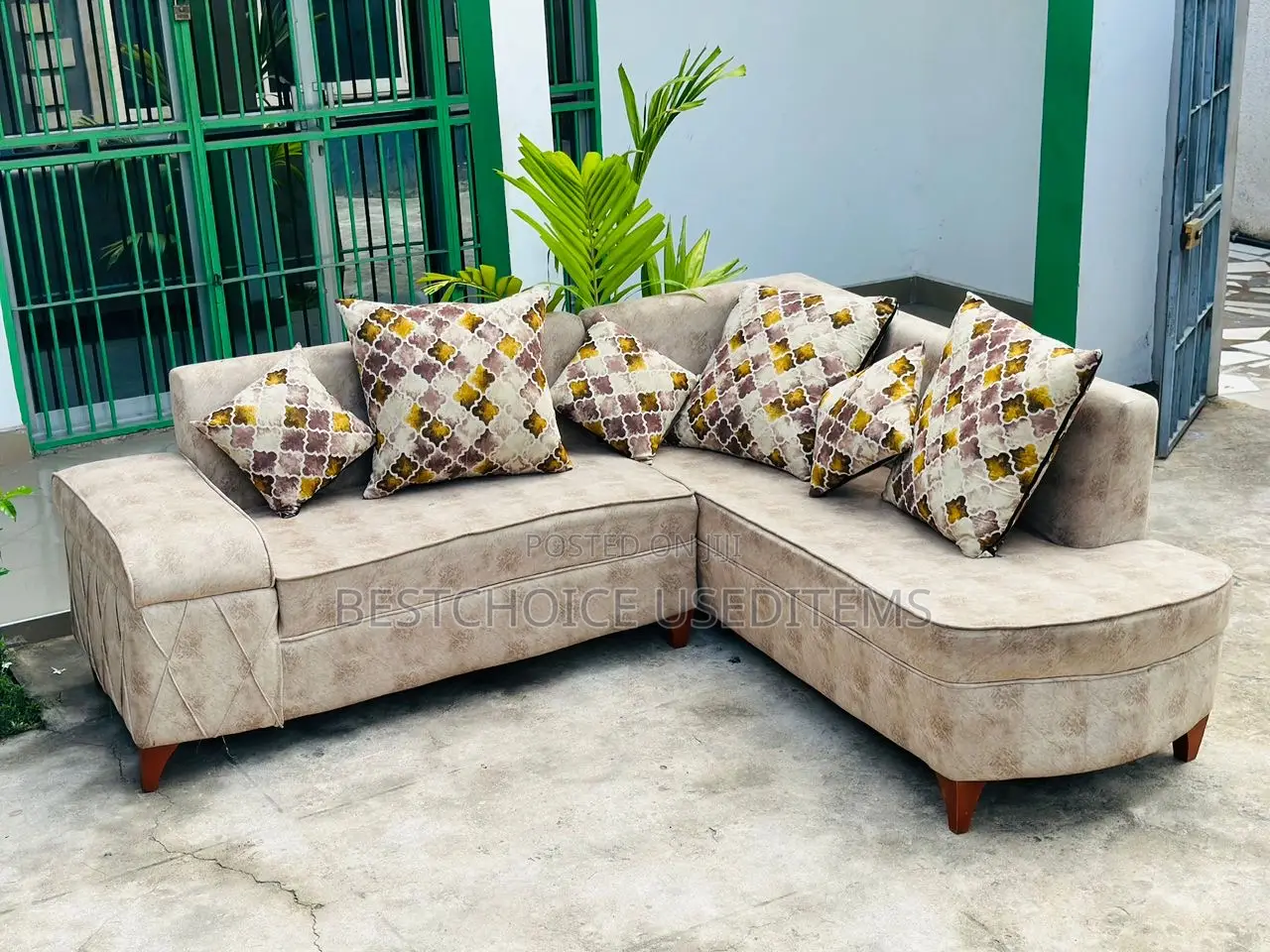Sofaset Kalii L Shape /Minti Condition Fibres Springs