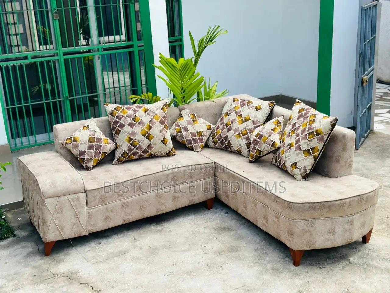 Sofaset Kalii L Shape /Minti Condition Fibres Springs