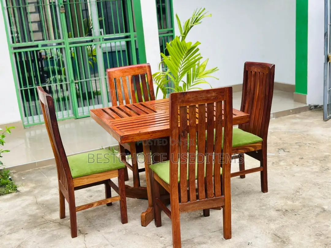 Dinning Table // 4chairs // Mningaa //