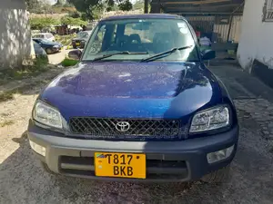 Photo - Toyota RAV4 1997 Blue