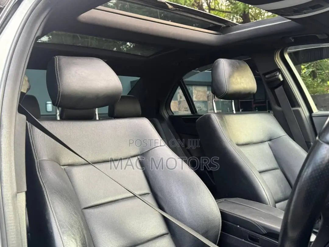 Mercedes-Benz E250 2012 Pearl