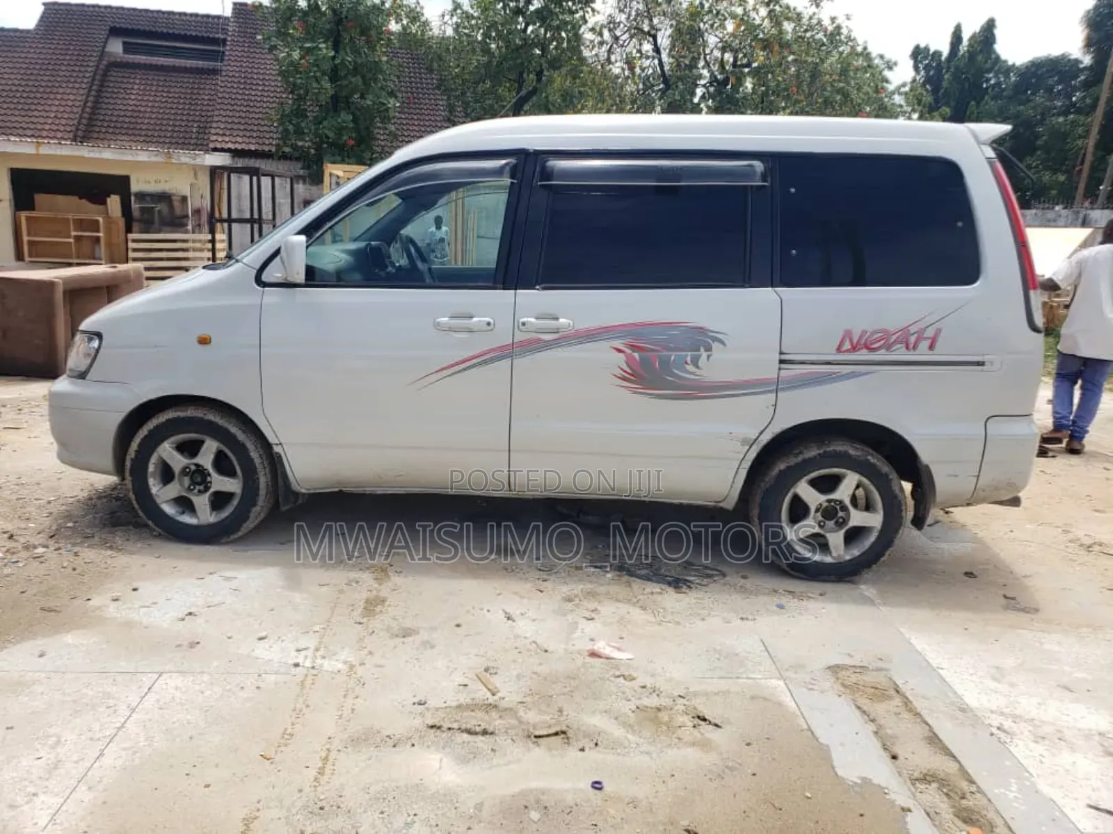 Toyota Noah 2001 White