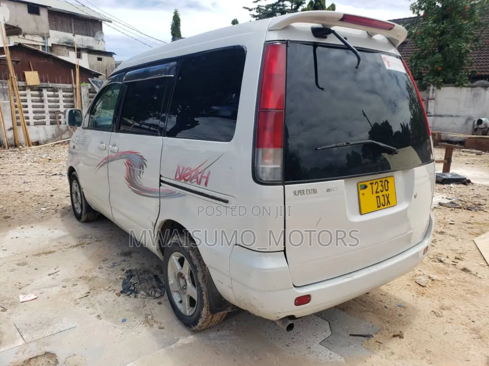 Toyota Noah 2001 White