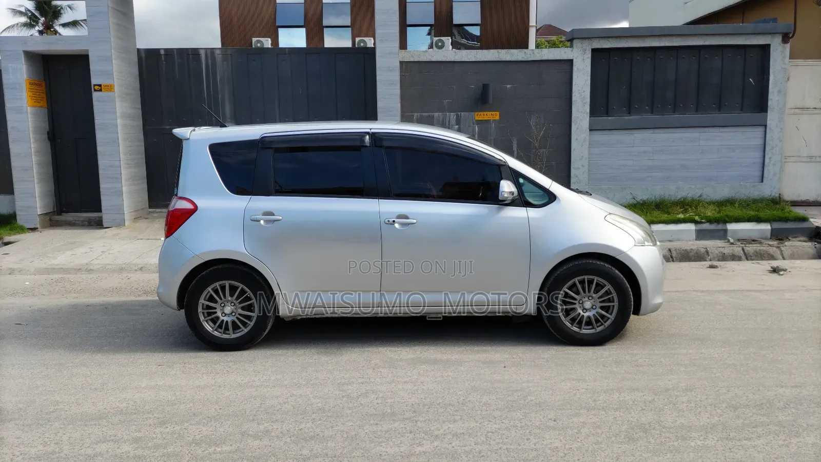 Toyota Ractis 2006 Silver