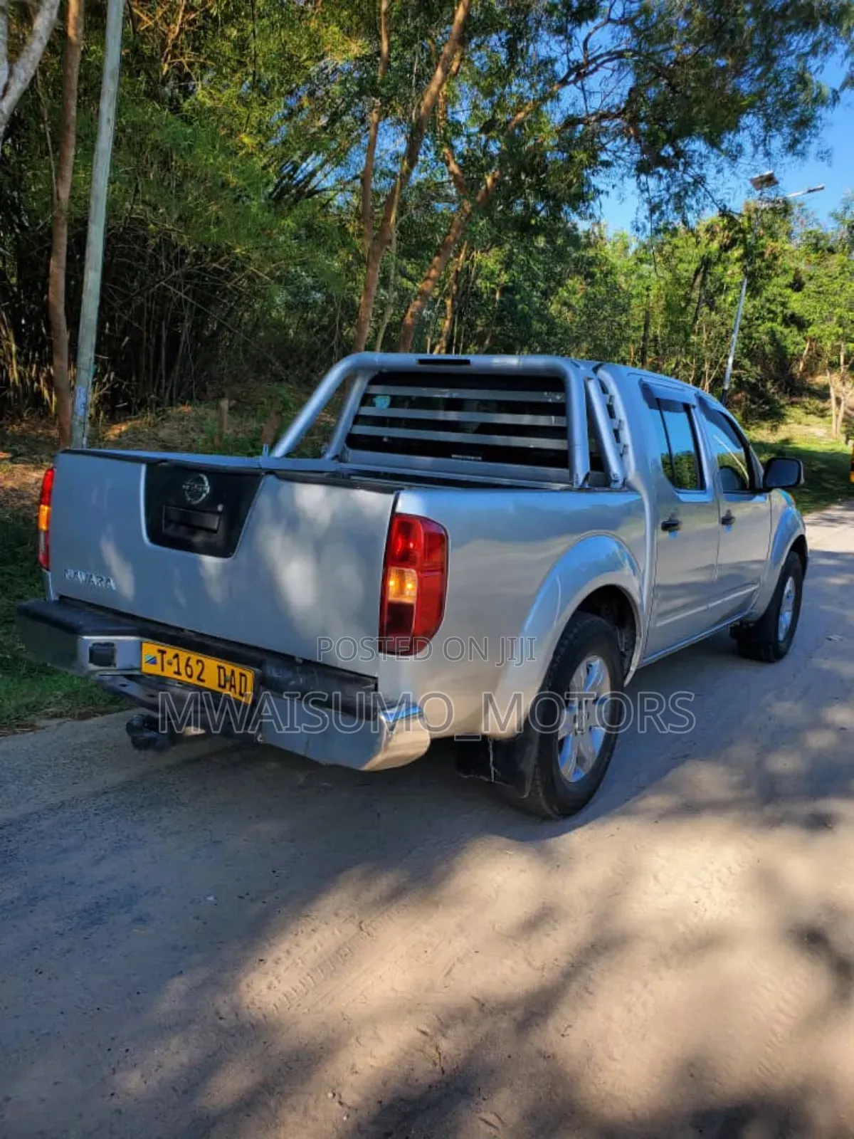 Nissan Navara 2009 Silver
