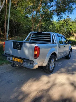 Nissan Navara 2009 Silver