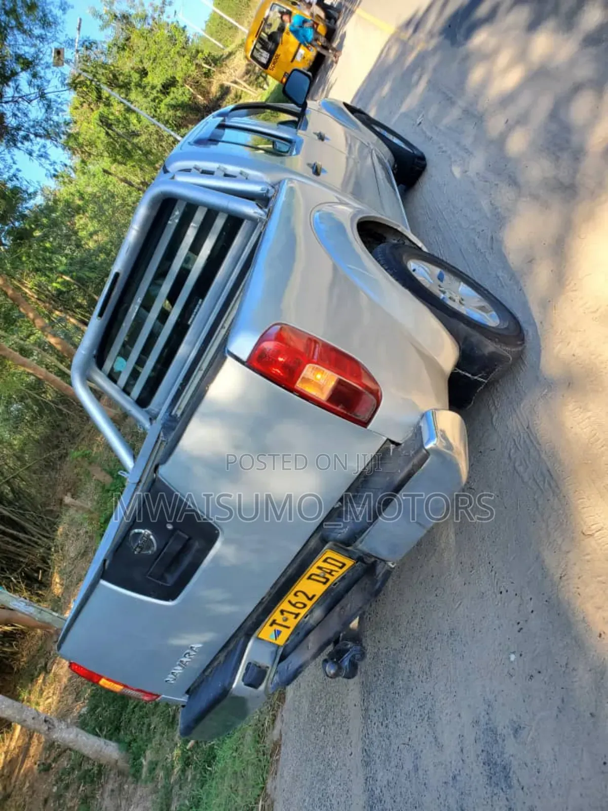 Nissan Navara 2009 Silver